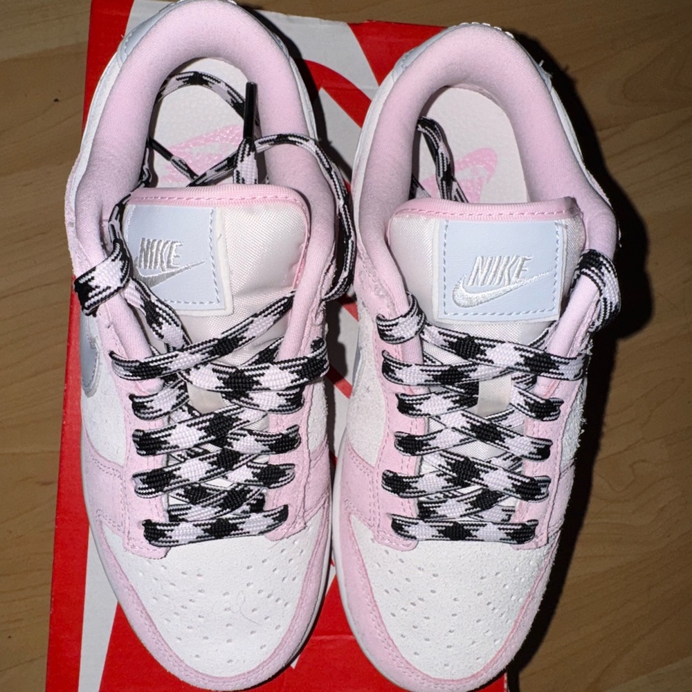 Pink dunks - Picture 2 of 3